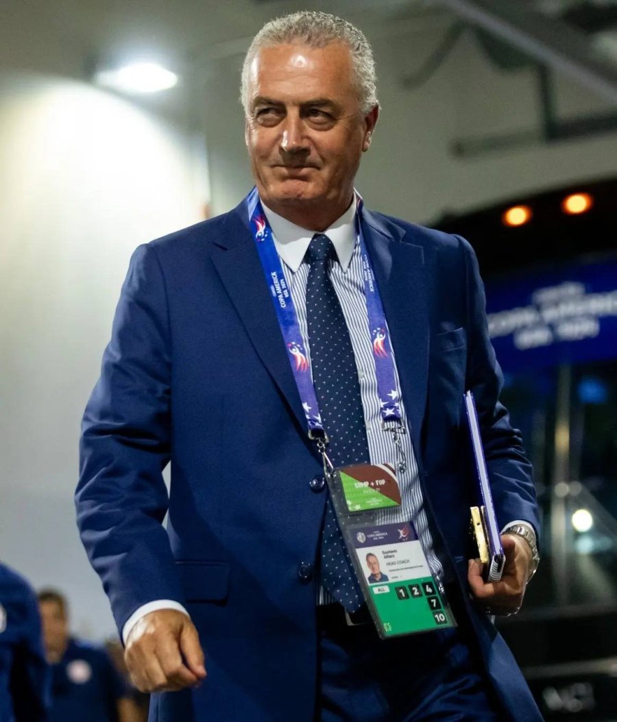 IMPECABLE./ "Lechuga" explicó cómo las dimensiones del campo fueron utilizadas para su esquema.