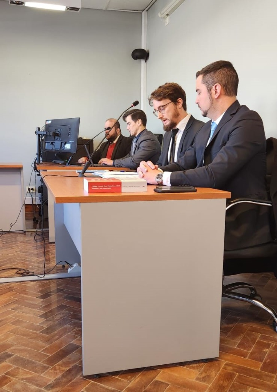 La primera audiencia en este caso que hoy obtuvo sentencia. En el centro el fiscal Federico Grimm.