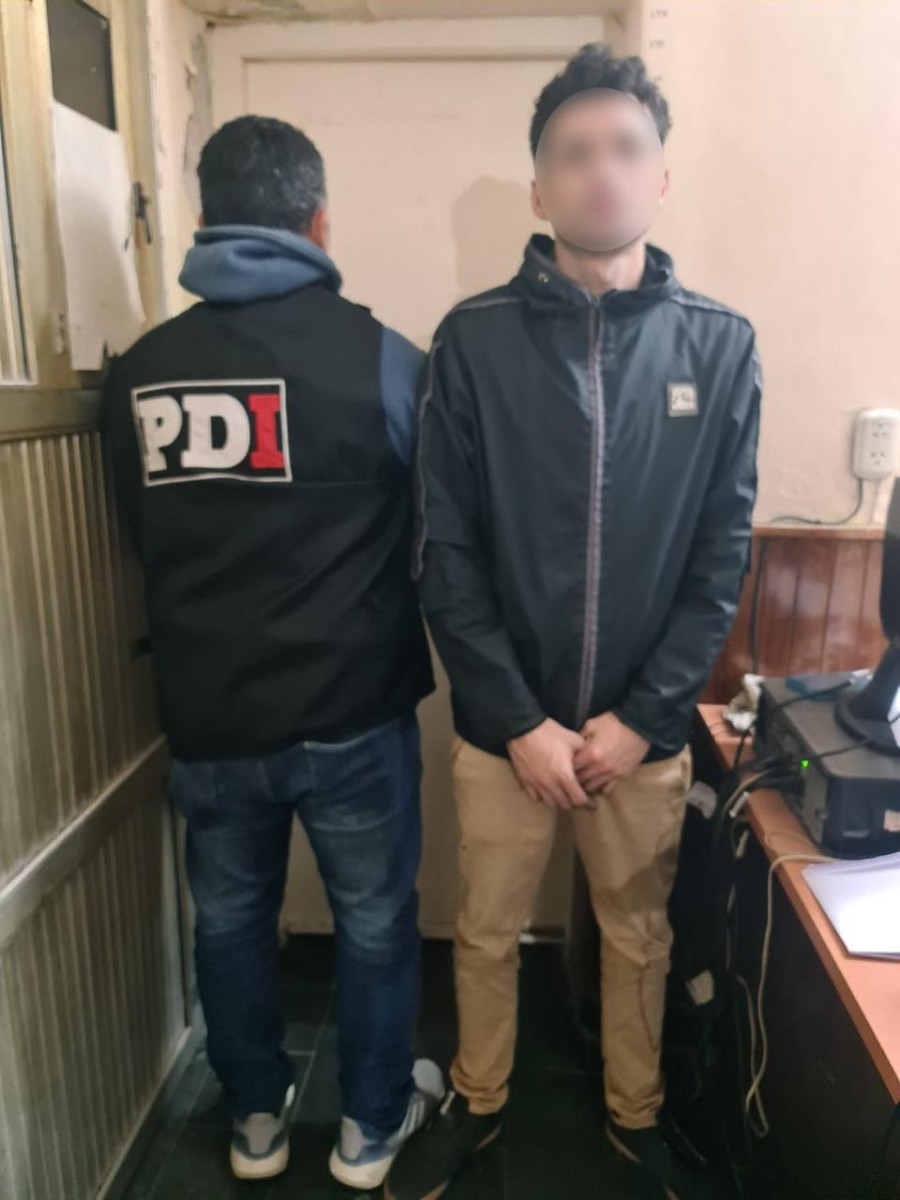 Juan Sebastián GB, con pedido de captura internacional por el crimen de un hincha, fue descubierto por sus huellas digitales.