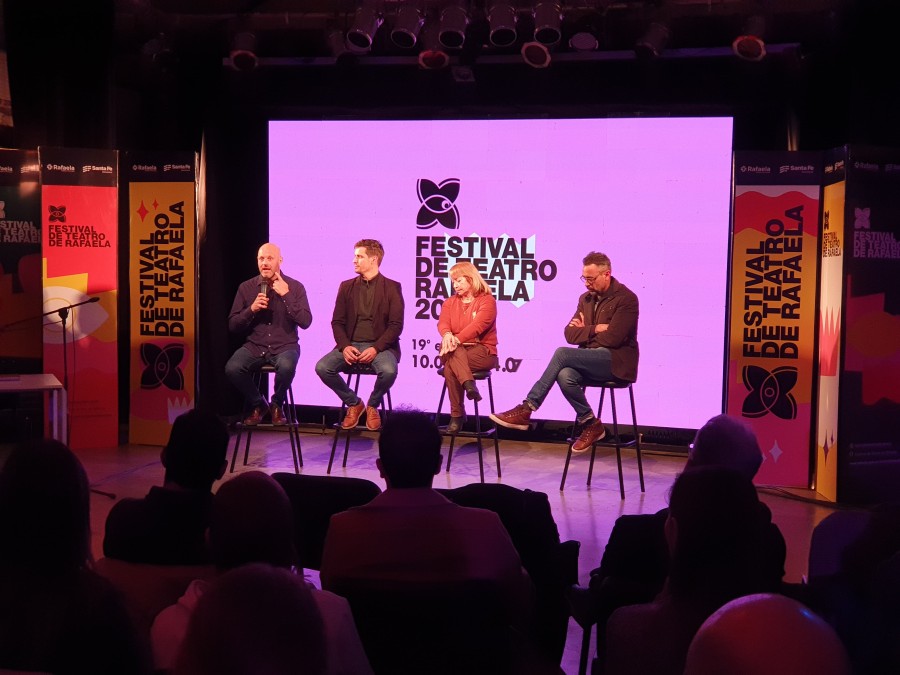 Durante el lanzamiento del Festival de Teatro.