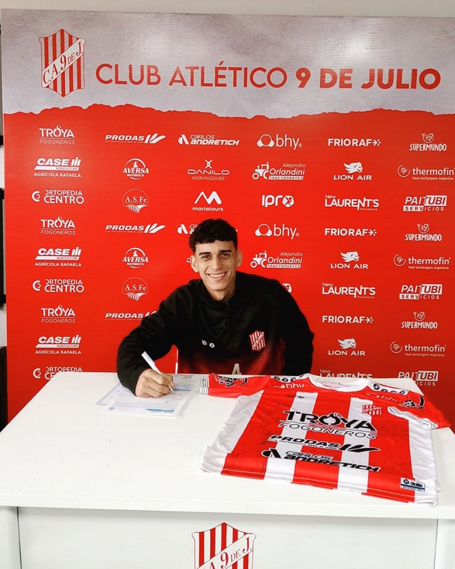 GRAVENBARTER./ Viene siendo el lateral derecho titular.