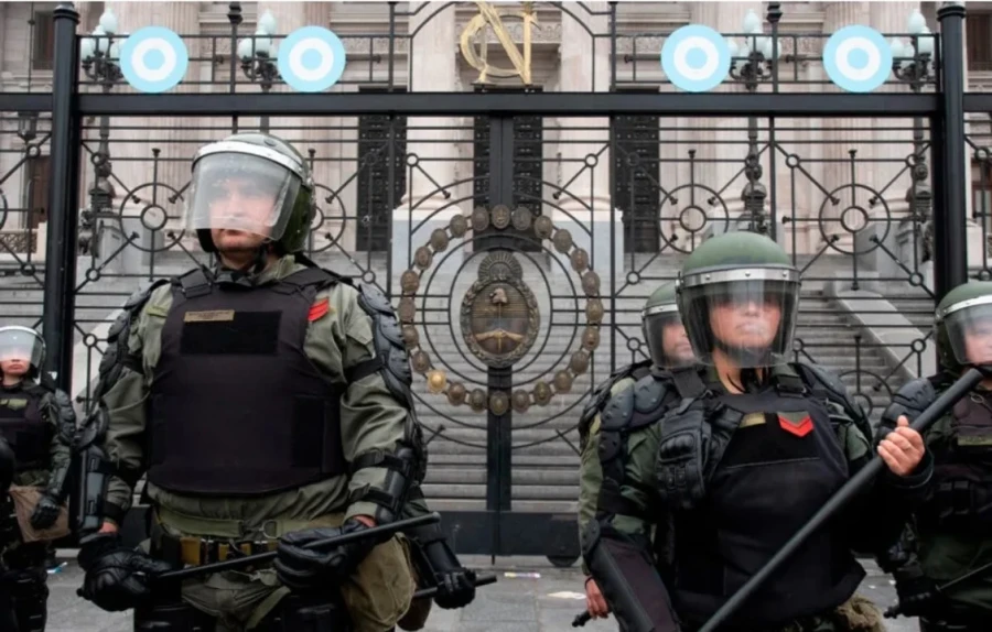 El Ministerio de Seguridad dispone un fuerte operativo para evitar una escalada de violencia.