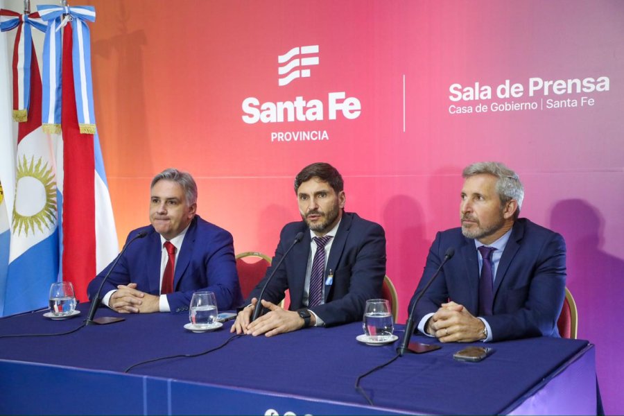 Llaryora, Pullaro y Frigerio durante la conferencia de prensa en Santa Fe.