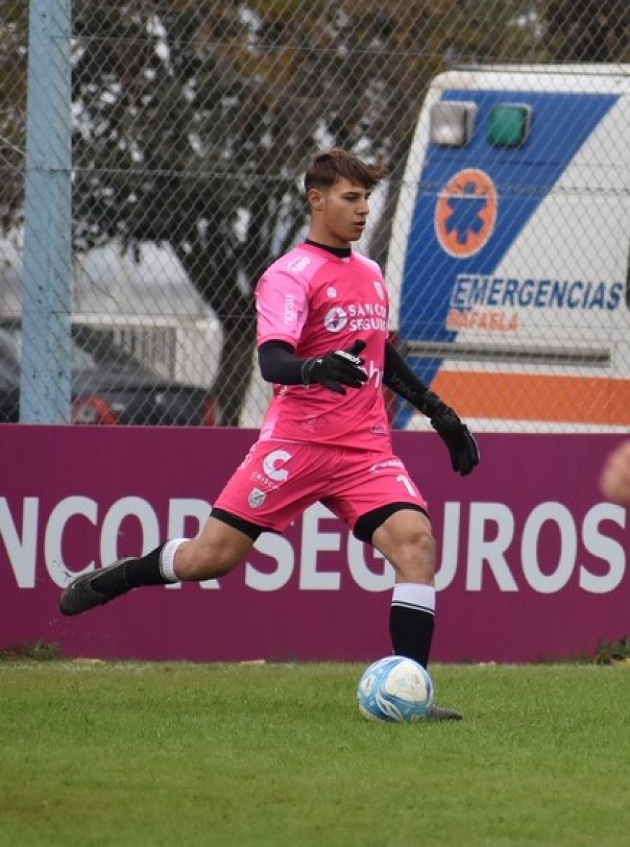 CONVOCADO./ El juvenil arquero celeste.