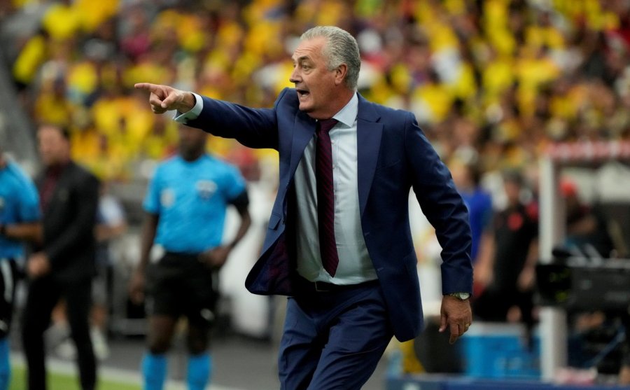 Gustavo Alfaro se tomó con filosofía el duro golpe ante Colombia