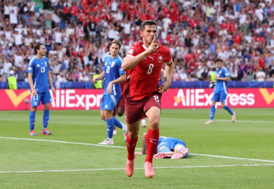 SUIZA SUPERÓ A ITALIA, EL ÚLTIMO CAMPEÓN, Y AVANZÓ A CUARTOS DE LA EURO