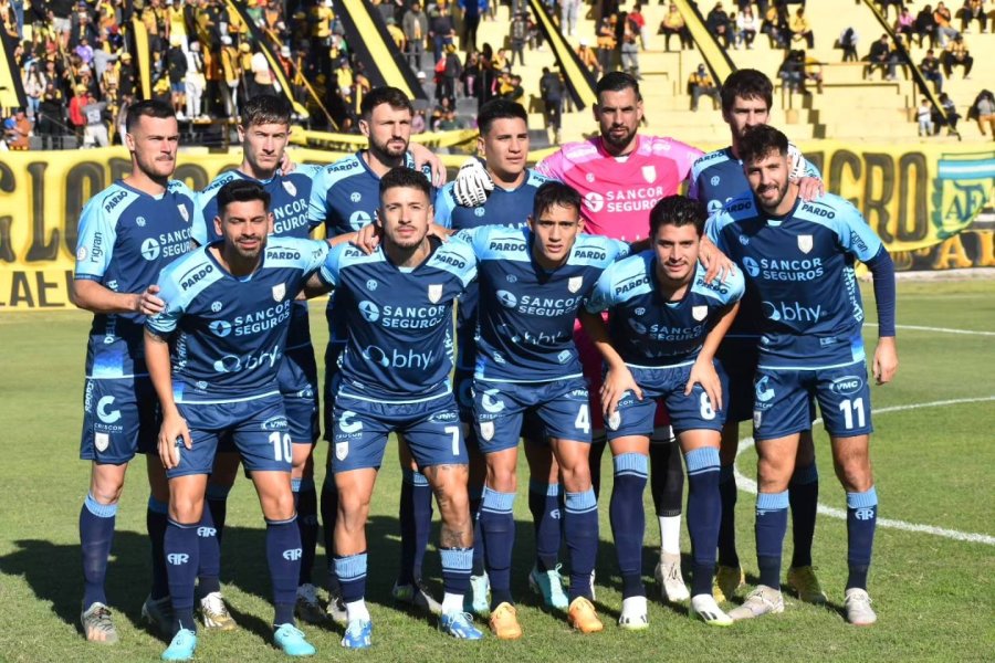 LA CREMA SUMÓ SU SEXTA CAÍDA AL HILO