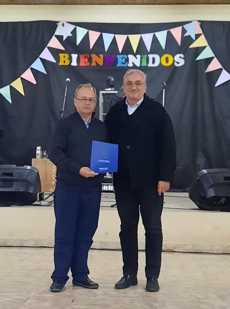 Adri&aacute;n Oggero y alcides Calvo durante el festejo.