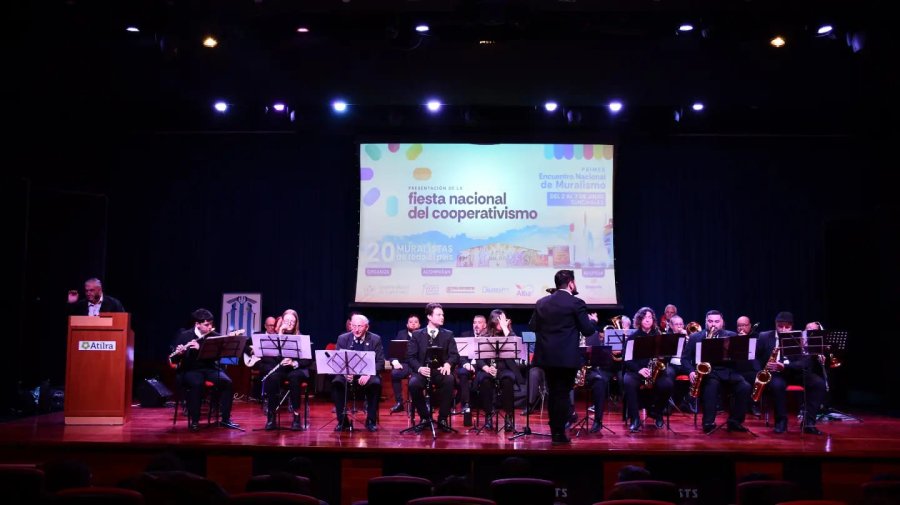 la Banda de M&uacute;sica Municipal, Maestro Sebasti&aacute;n Rainone, tuvo una lucida participaci&oacute;n.