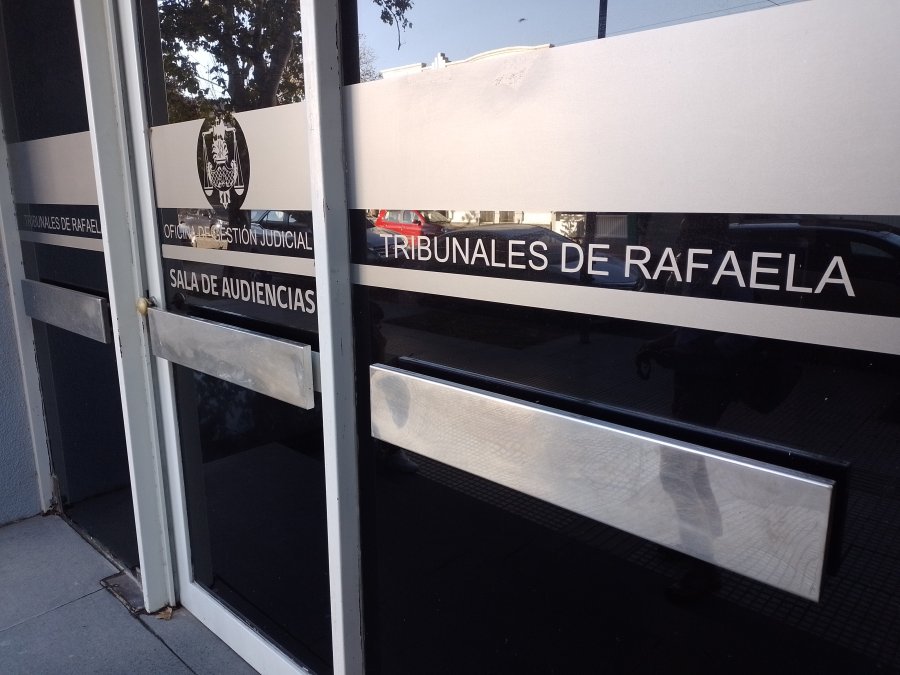 AUDIENCIA DE CAUTELARES. La medida privativa de la libertad fue impuesta sin plazos por el juez Javier Bottero debido a los peligros procesales.