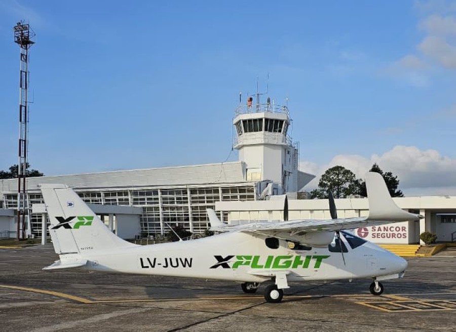 Desde este lunes Aerolíneas Argentinas restablecerá la frecuencia de dos vuelos diarios entre Santa Fe y Buenos Aires, de lunes a sábado.