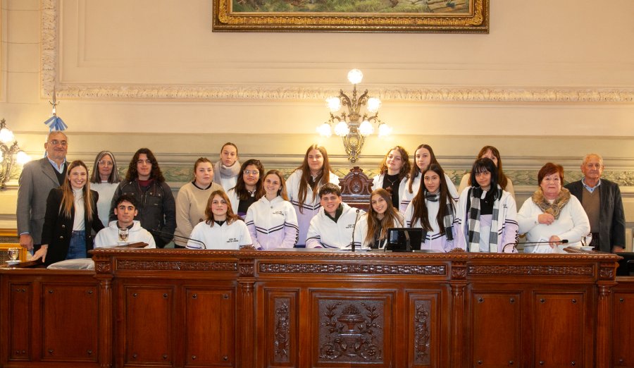 El grupo que particip&oacute; de la sesi&oacute;n simulada.
