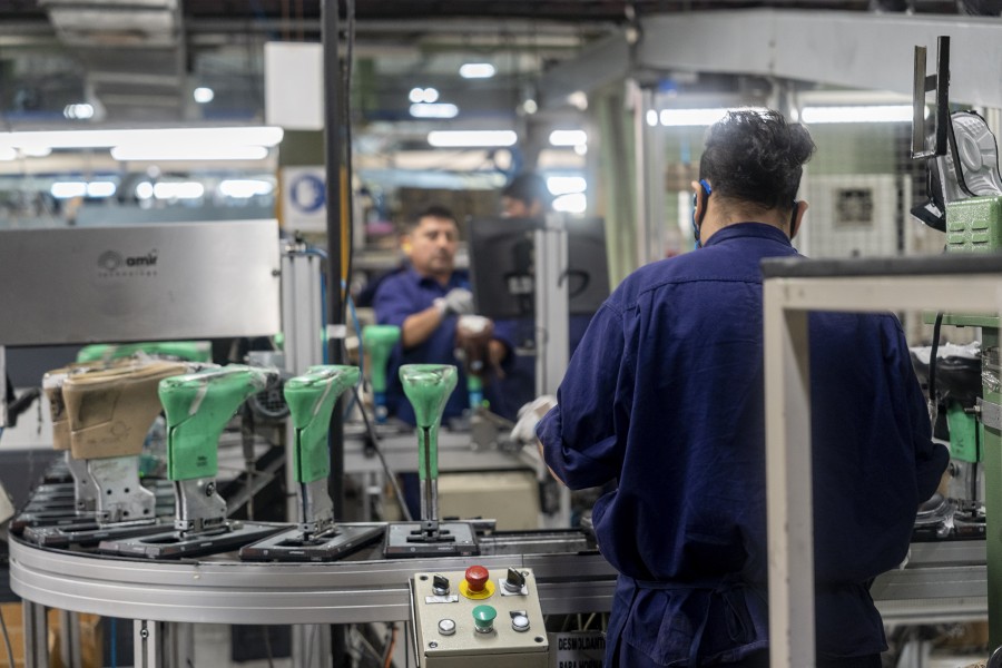 La industria sigue en zona negativa.