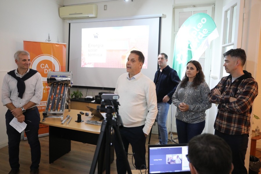 La tem&aacute;tica abordada fue sobre sistemas de colectores solares y estuvo a cargo del Ingeniero Lucas Melegatti.