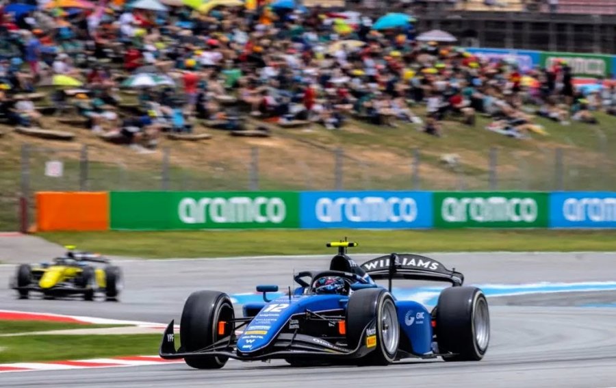 Franco Colapinto obtuvo un meritorio cuarto lugar en la carrera principal de la Fórmula 2.