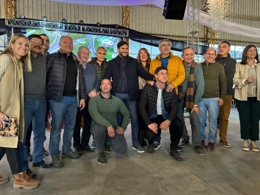 RECORRIDA. Pullaro entreg&oacute; fondos este domingo para la ejecuci&oacute;n de proyectos de infraestructura urbana en localidades del norte santafesino.