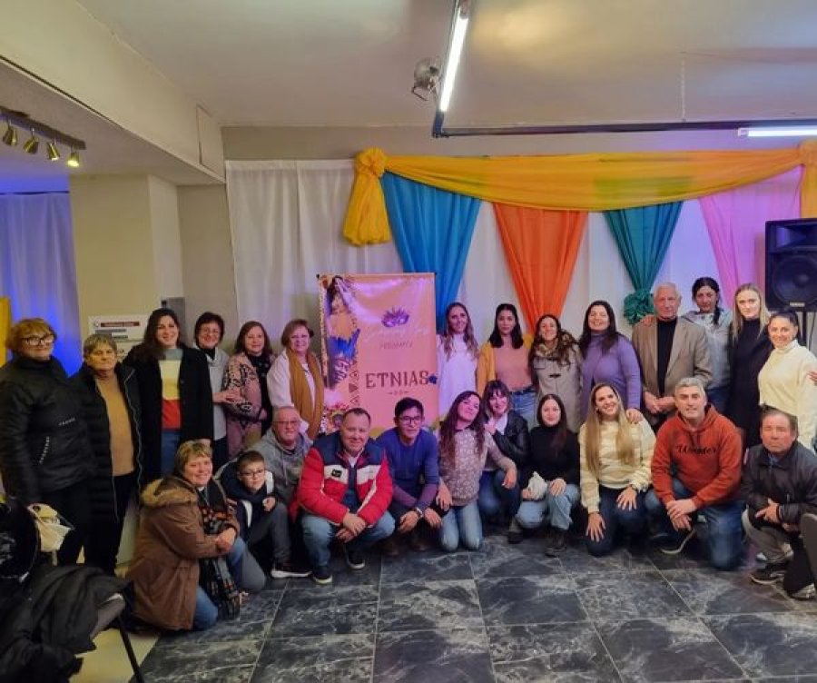 Todos los que participaron de la presentaci&oacute;n.