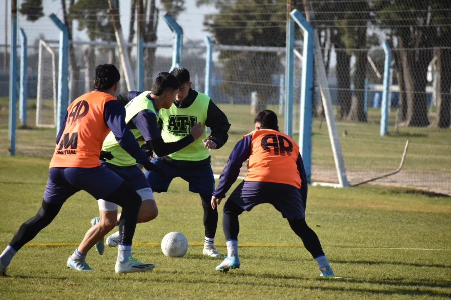 LA CREMA TRABAJA EN EL PREDIO CON VISTAS A SU PRÓXIMO COMPROMISO