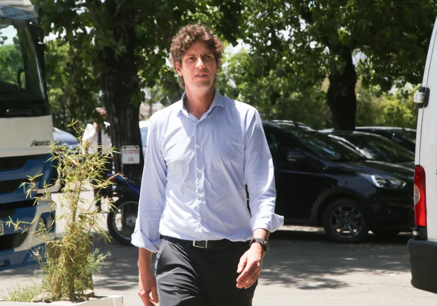 Mart&iacute;n Lousteau, senador nacional UCR y presidente del Comit&eacute; Nacional.