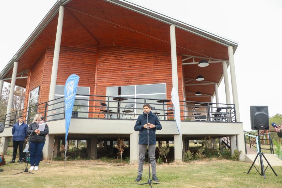 VA POR MAS. El gobernador recorri&oacute;, durante el s&aacute;bado, puntos tur&iacute;sticos y particip&oacute; de eventos en Reconquista, Villa Ana, Villa Guillermina y Villa Ocampo.