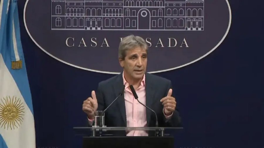 LUIS CAPUTO. Ministro de Econom&iacute;a.