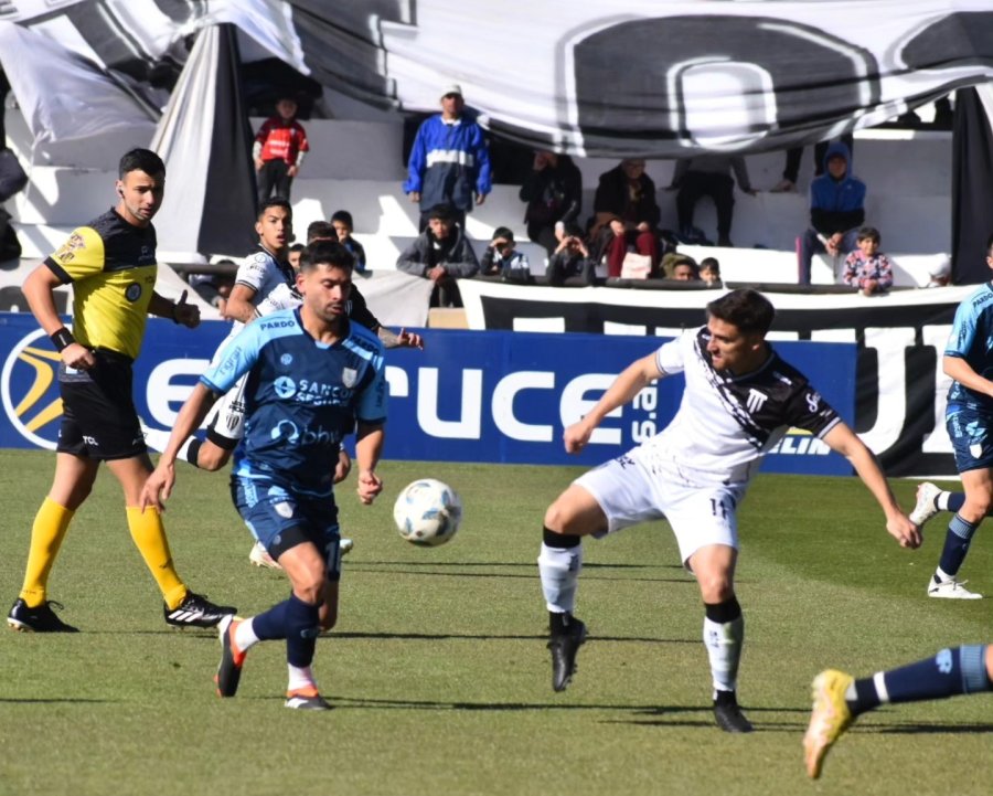 ATLÉTICO DE RAFAELA CAYÓ EN SU VISITA AL LOBO MENDOCINO