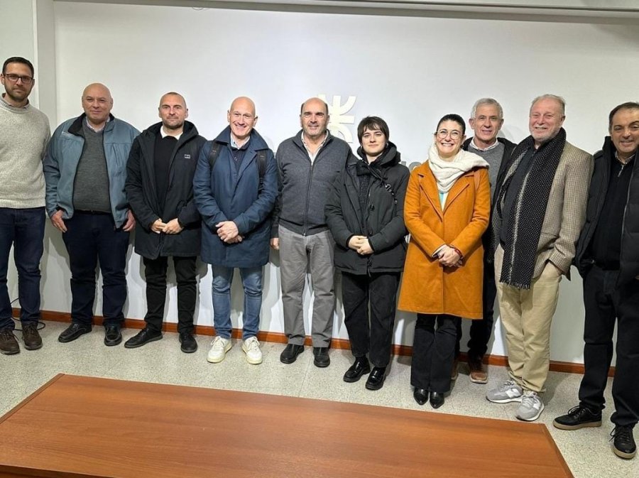 Representantes de la UTN Rafaela y de la Agencia GOIEKI durante el encuentro del lunes por la tarde.
