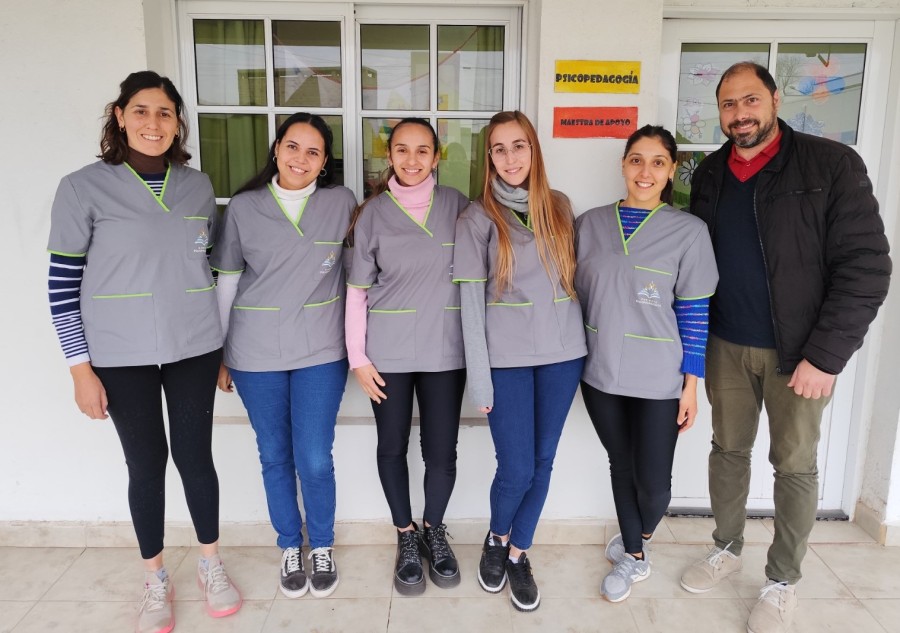 ENCUENTRO. El Presidente Comunal con las integrantes del Gabinete Psicopedag&oacute;gico.