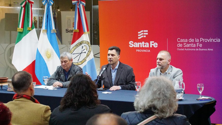 PRESENTACI&Oacute;N. En la Casa de Santa Fe en CABA lanzando la fiesta humbertina.