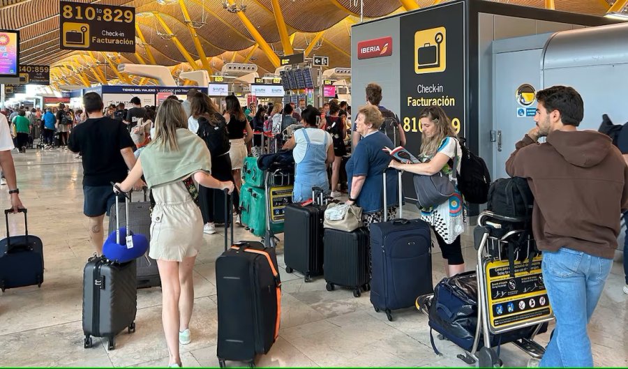 El apag&oacute;n caus&oacute; problemas en aeropuertos, obligando a cancelar cientos de vuelos.