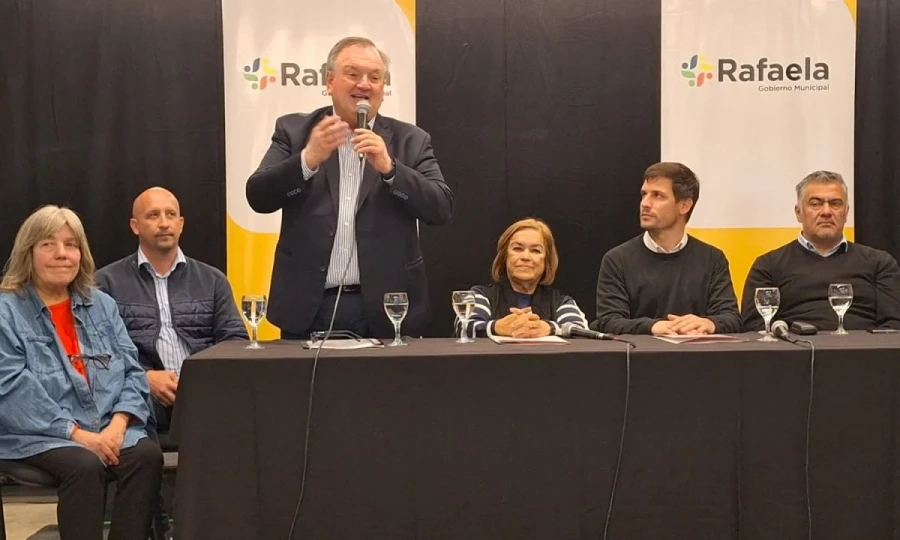 Felipe Michlig durante su alocuci&oacute;n.