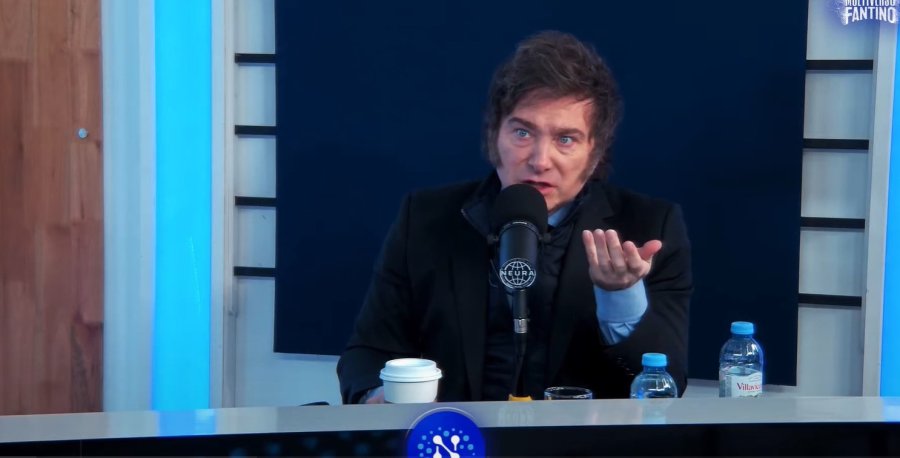 Javier Milei durante la entrevista con el periodista de San Vicente, Alejandro Fantino.