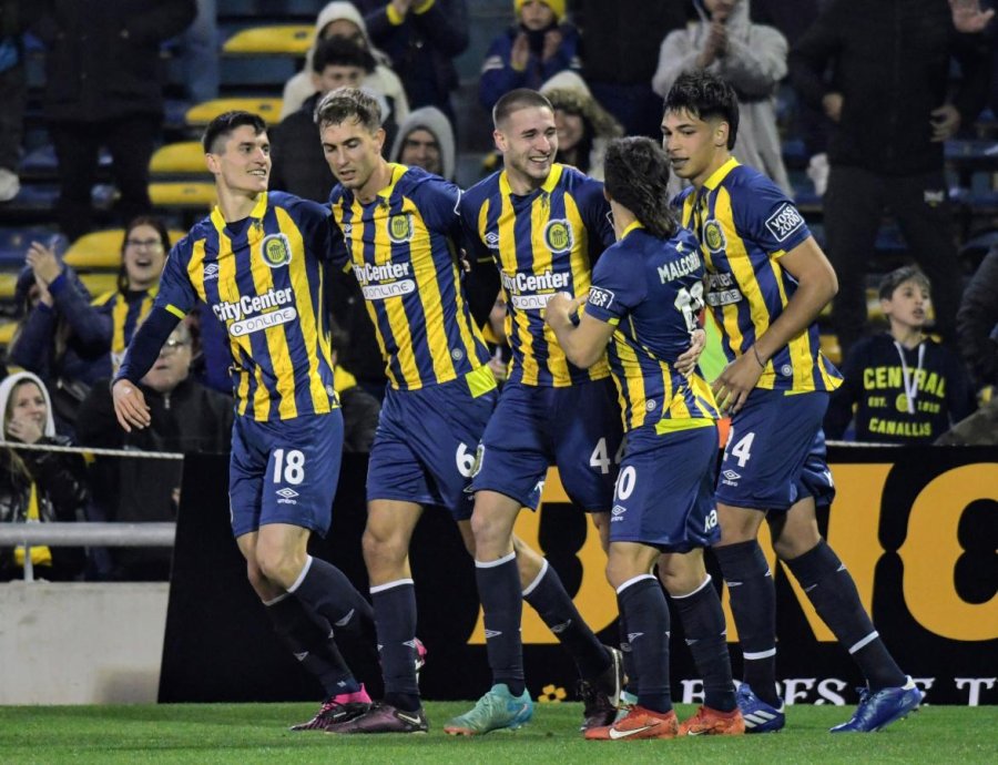 ROSARIO CENTRAL, CON SUPLENTES, SUPERÓ SIN PROBLEMAS A SARMIENTO