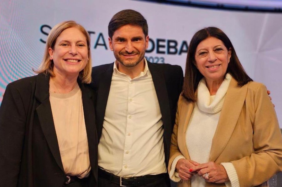 TRIO.  Clara Garc&iacute;a, presidenta de la C&aacute;mara de Diputadas y Diputados, junto a Pullaro y Scaglia.