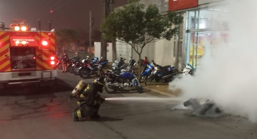 En poco más de media hora los Bomberos apagaron las llamas.