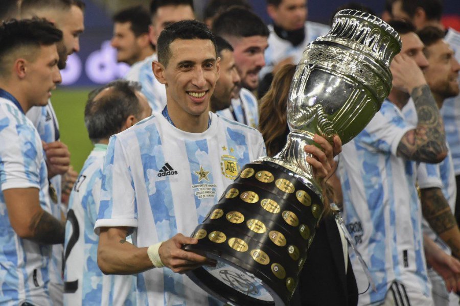 BICAMPEON DE AMERICA. La provincia replic&oacute; a Di Mar&iacute;a, que por cuestiones de seguridad asegur&oacute; que no retornar&aacute; al f&uacute;tbol argentino.