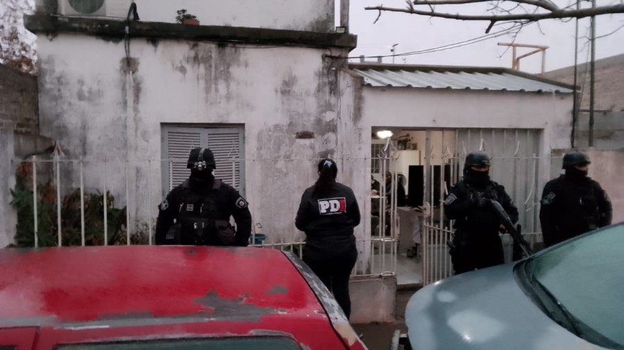 Los policías allanaron un domicilio de calle Aguado al 800 -barrio Fátima- de esta ciudad.