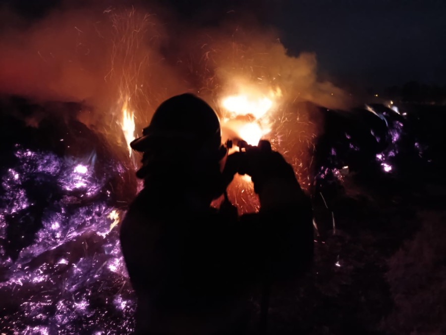 Esta vez se incendiaron otros 30 rollos, en adyacencias del predio del Autódromo local.