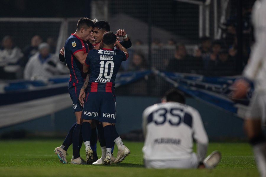 SAN LORENZO SUPERÓ AL LOBO Y  CONSIGUIÓ SU PRIMERA VICTOA EN EL CAMPEONATO