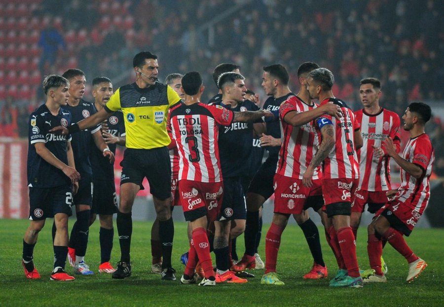 EL ROJO IGUALÓ 0-0 C0N BARRACAS CENTRAL