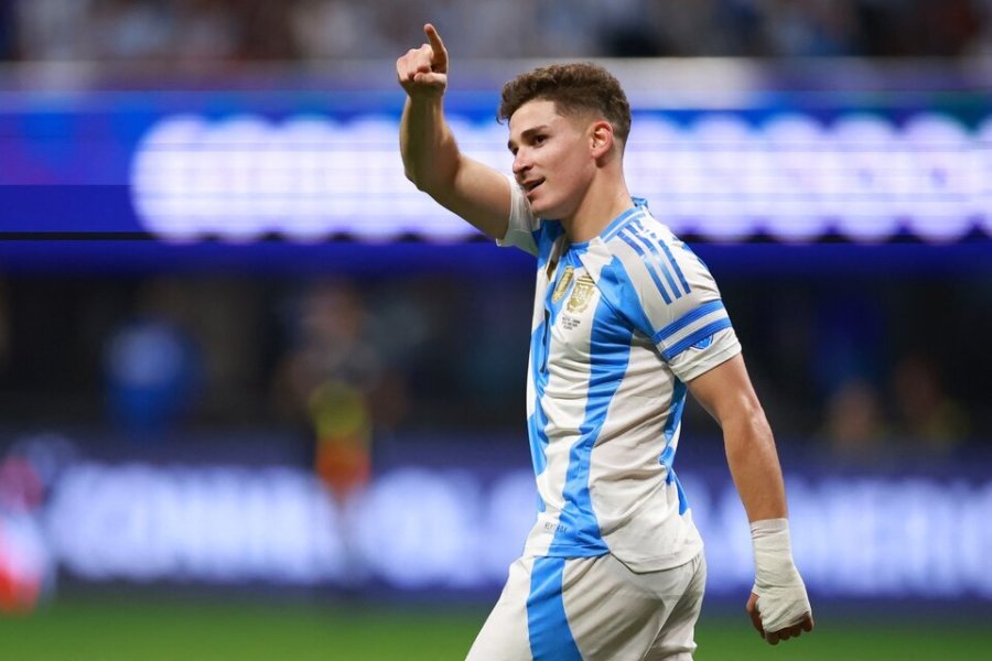 JULÁN ÁLVAREZ SERÁ UNO DE LOS DELANTEROS EN EL EQUIPO ARGENTINO