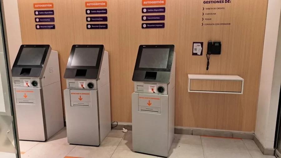 Una terminal de autoservicio de Tarjeta Naranja también fue atacada.