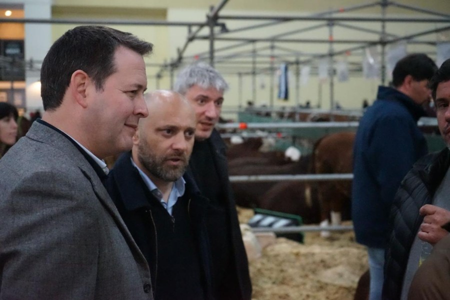 RECORRIDA. Junto a Ignacio Mántaras, el ministro visitó Palermo. La provincia reconoció a cabañas.
