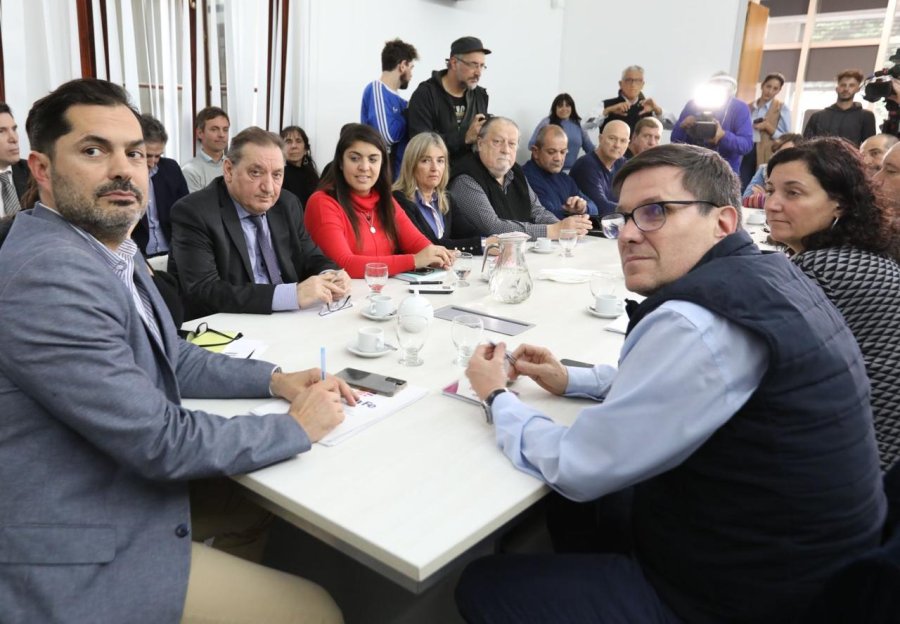 NO HUBO AVANCES. Luego del primer encuentro sin demasiadas novedades, la pr&oacute;xima semana el gobierno provincial y los gremios docentes le dar&aacute;n continuidad a las negociaciones salariales.