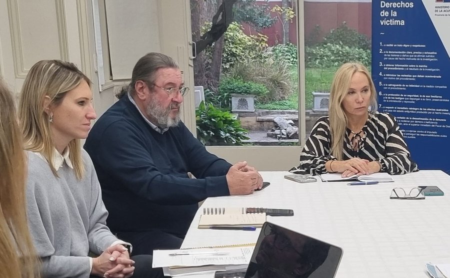CECILIA VRANICICH. La Fiscal General mantuvo una reunión de trabajo con funcionarios del gobierno provincial.