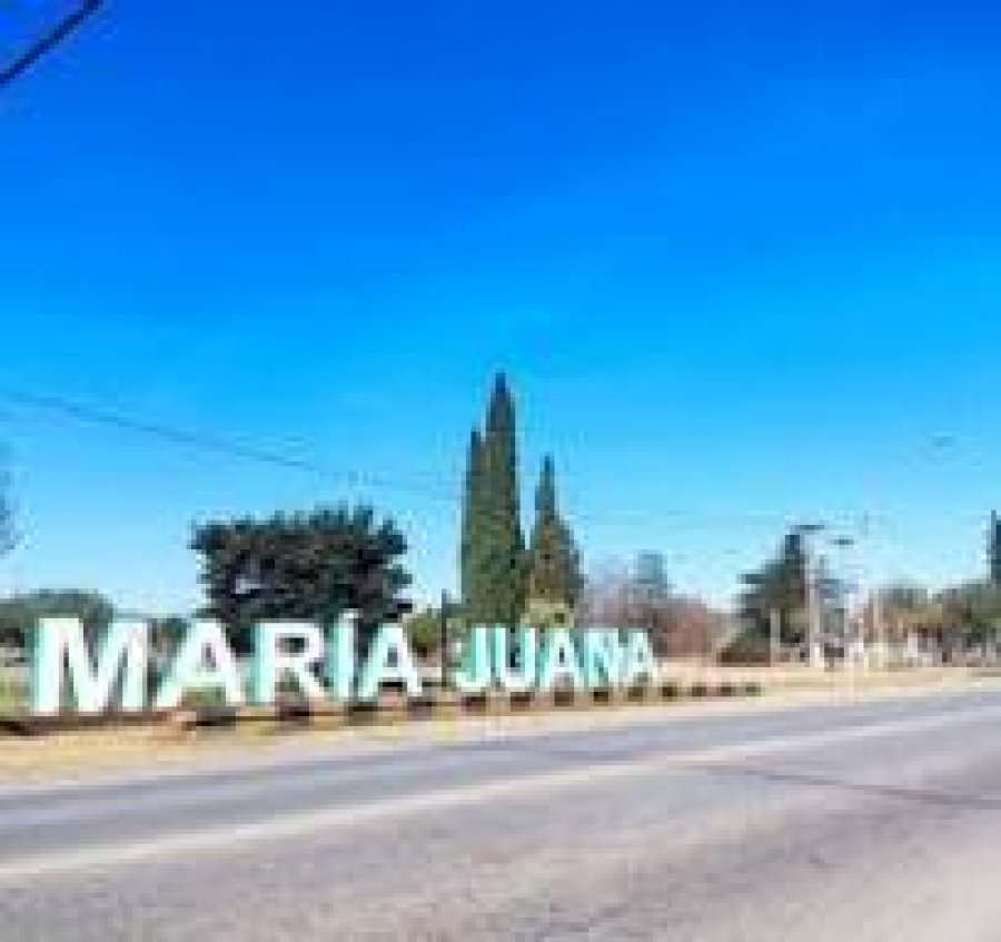 El acceso a la localidad.