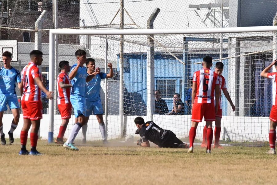 LA CREMA GOLEÓ EN VILLA ROSAS A FLORIDA DE CLUCELLAS