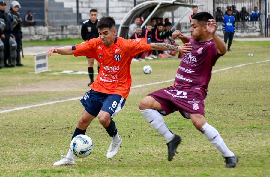 DAR VUELTA LA PAGINA./ El equipo rafaelino pondrá la cabeza en el cotejo con los formoseños.