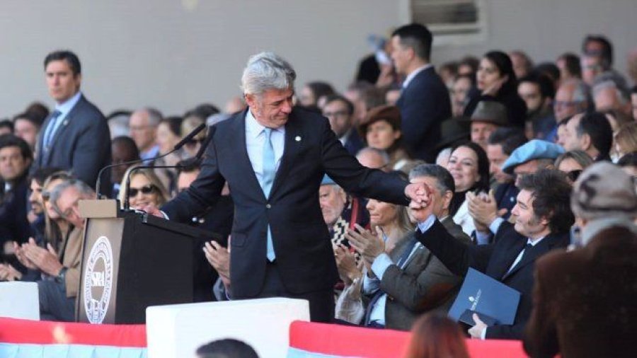 Nicol&aacute;s Pino se mostr&oacute; junto a Javier Milei y los funcionarios de Gobierno en la Expo Rural 2024.