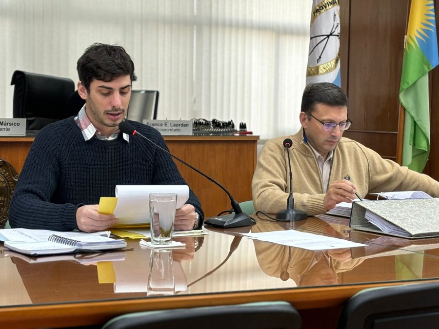 El secretario Legislativo, Nicol&aacute;s Abdala y el titular del Concejo, Lisandro M&aacute;rsico.